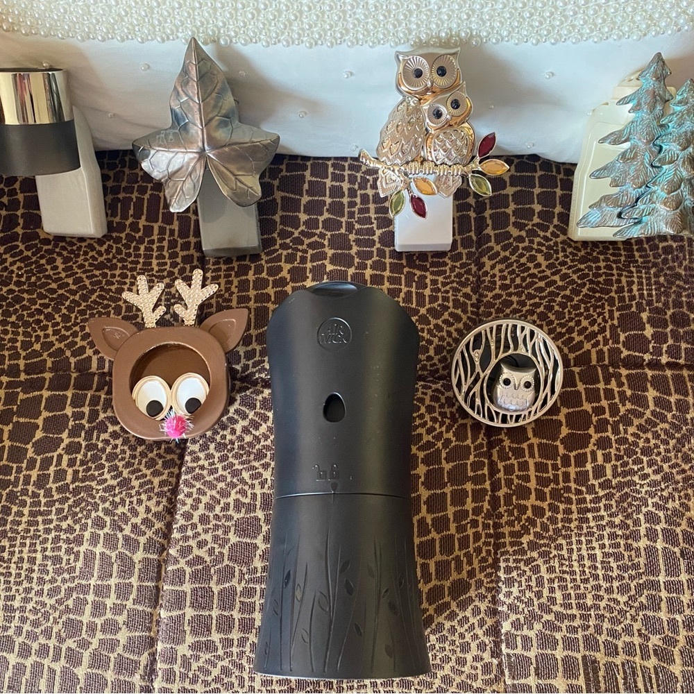 Bath and Body Works Wallflowers, vent/visor clips, 8 pieces.🌲